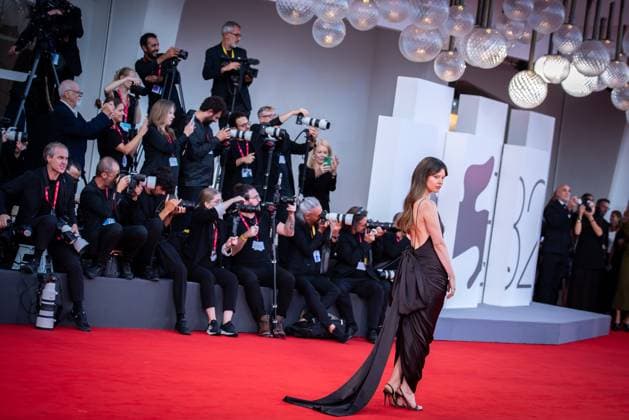 Frankenstein red carpet in Venice, Italy - 30 Aug 2025 Mia Goth attends the Frankenstein red carpet during The 82nd Venice International Film Festival. Venice Italy Copyright: xLoredanaxSangiulianox xSOPAxImagesx LSangiuliano-2035