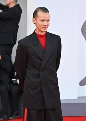 Felix Kammerer in Venezia, Italy - 30 Aug 2025 Felix Kammerer attends the Frankenstein red carpet during the 82nd Venice International Film Festival. Venice Italy Copyright: xAntoninoxD Espositox xSOPAxImagesx ADES378