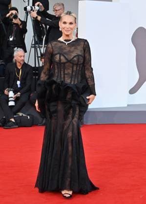 August 30, 2025, Venice, Italy: Molly Sims attends the Frankenstein premiere red carpet during the 82nd Venice International Film Festival. Venice Italy - ZUMAs197 20250830_aaa_s197_421 Copyright: xAntoninoxD Espositox