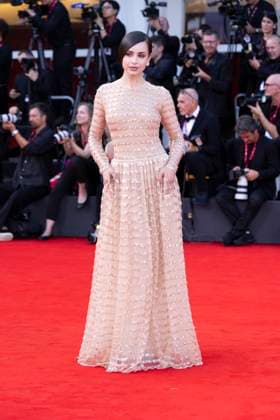 Frankenstein Red Carpet - The 82nd Venice International Film Festival Sofia Carson during the Frankenstein red carpet during the 82nd Venice International Film Festival on August 30, 2025 in Venice, Italy. Venice Italy  Copyright: xDanielexCifalÃ x originalFilename: cifala-notitle250830_npGME.jpg