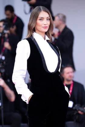 Frankenstein Red Carpet - The 82nd Venice International Film Festival Lorena Rae during the Frankenstein red carpet during the 82nd Venice International Film Festival on August 30, 2025 in Venice, Italy. Venice Italy  Copyright: xDanielexCifalÃ x originalFilename: cifala-notitle250830_npOxu.jpg
