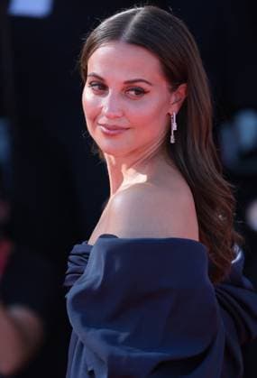 VENICE, ITALY – AUGUST 31: Alicia Vikander on the red carpet for The Wizard Of The Kremlin (Le Mage Du Kremlin) during the 82nd Venice International Film Festival on August 31, 2025 in Venice, Italy.  Copyright: xMatteoxChinellatox xipa-agency.netx xMatteoxChinellatox IPA_Agency_IPA63776330