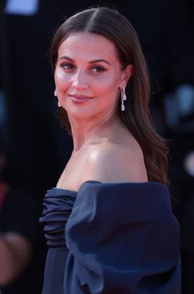 VENICE, ITALY – AUGUST 31: Alicia Vikander on the red carpet for The Wizard Of The Kremlin (Le Mage Du Kremlin) during the 82nd Venice International Film Festival on August 31, 2025 in Venice, Italy.  Copyright: xMatteoxChinellatox xipa-agency.netx xMatteoxChinellatox IPA_Agency_IPA63776338