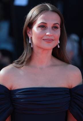 VENICE, ITALY – AUGUST 31: Alicia Vikander on the red carpet for The Wizard Of The Kremlin (Le Mage Du Kremlin) during the 82nd Venice International Film Festival on August 31, 2025 in Venice, Italy.  Copyright: xMatteoxChinellatox xipa-agency.netx xMatteoxChinellatox IPA_Agency_IPA63776345