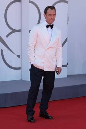 VENICE, ITALY - AUGUST 31: Jude Law on the red carpet for The Wizard Of The Kremlin (Le Mage Du Kremlin) during the 82nd Venice International Film Festival on August 31, 2025 in Venice, Italy.  Copyright: xMatteoxChinellatox xipa-agency.netx xMatteoxChinellatox IPA_Agency_IPA63776400