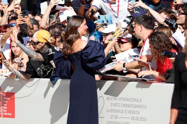 Alicia Vikander at the premiere of the feature film La Mage du Kremlin The Wizard of the Kremlin at the Biennale di Venezia 2025 82 Venice International Film Festival at the Palazzo del Cinema Venice, 31 08 2025 Foto:xD.xBedrosianx xFuturexImagex kremlin_5805