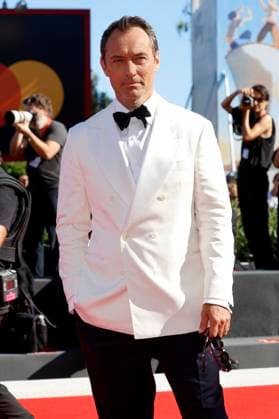 Jude Law at the premiere of the feature film La Mage du Kremlin The Wizard of the Kremlin at the Biennale di Venezia 2025 82 Venice International Film Festival at the Palazzo del Cinema Venice, 31 08 2025 Foto:xD.xBedrosianx xFuturexImagex kremlin_5818