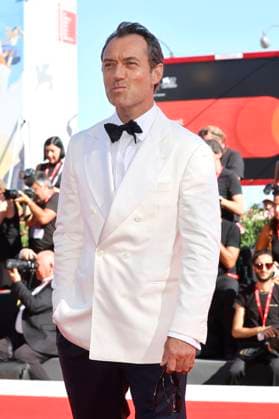 Jude Law at the premiere of the feature film La Mage du Kremlin The Wizard of the Kremlin at the Biennale di Venezia 2025 82 Venice International Film Festival at the Palazzo del Cinema Venice, 31 08 2025 Foto:xD.xBedrosianx xFuturexImagex kremlin_5819