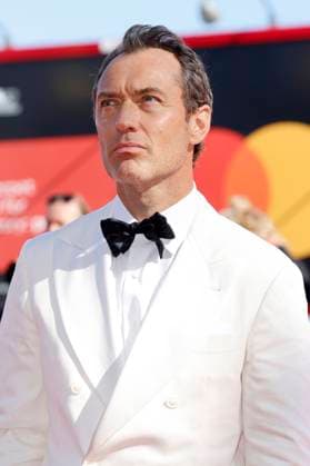 Jude Law at the premiere of the feature film La Mage du Kremlin The Wizard of the Kremlin at the Biennale di Venezia 2025 82 Venice International Film Festival at the Palazzo del Cinema Venice, 31 08 2025 Foto:xD.xBedrosianx xFuturexImagex kremlin_5824