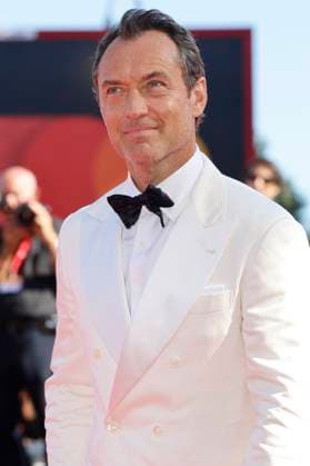 Jude Law at the premiere of the feature film La Mage du Kremlin The Wizard of the Kremlin at the Biennale di Venezia 2025 82 Venice International Film Festival at the Palazzo del Cinema Venice, 31 08 2025 Foto:xD.xBedrosianx xFuturexImagex kremlin_5826