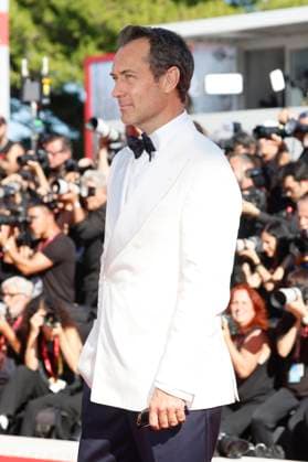 Jude Law at the premiere of the feature film La Mage du Kremlin The Wizard of the Kremlin at the Biennale di Venezia 2025 82 Venice International Film Festival at the Palazzo del Cinema Venice, 31 08 2025 Foto:xD.xBedrosianx xFuturexImagex kremlin_5828