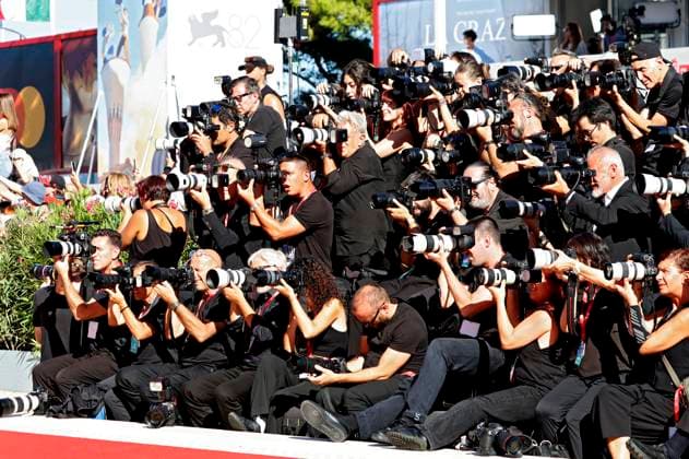 Photographers at the premiere of the feature film La Mage du Kremlin The Wizard of the Kremlin at the Biennale di Venezia 2025 82 Venice International Film Festival at the Palazzo del Cinema Venice, 31 08 2025 Foto:xD.xBedrosianx xFuturexImagex kremlin_5840