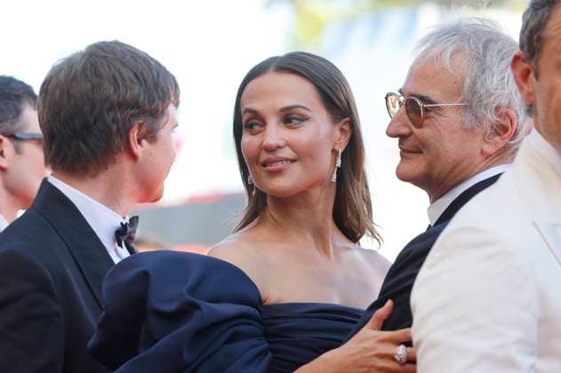 Alicia Vikander and Olivier Assayas at the premiere of the feature film La Mage du Kremlin The Wizard of the Kremlin at the Biennale di Venezia 2025 82 Venice International Film Festival at the Palazzo del Cinema Venice, 31 08 2025 Foto:xD.xBedrosianx xFuturexImagex kremlin_5843