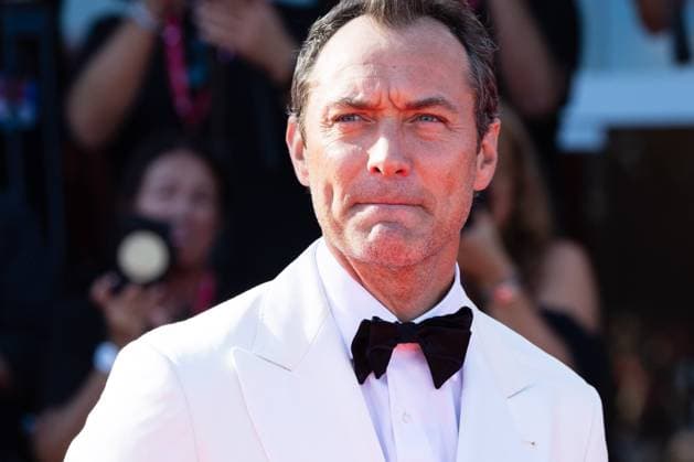 News - The Wizard Of The Kremlin (Le Mage Du Kremlin) Red Carpet - The 82nd Venice International Film Festival Jude Law attends The Wizard Of The Kremlin (Le Mage Du Kremlin) red carpet during The 82nd Venice International Film Festival at Sala Grande on August 31, 2025 in Venice, Italy. Photo: Cinzia Camela. Lido di Venezia Palazzo del cinema Italy Copyright: xCinziaxCamelax xLiveMediax LPN_2002850