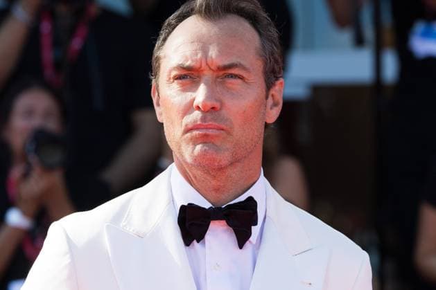 News - The Wizard Of The Kremlin (Le Mage Du Kremlin) Red Carpet - The 82nd Venice International Film Festival Jude Law attends The Wizard Of The Kremlin (Le Mage Du Kremlin) red carpet during The 82nd Venice International Film Festival at Sala Grande on August 31, 2025 in Venice, Italy. Photo: Cinzia Camela. Lido di Venezia Palazzo del cinema Italy Copyright: xCinziaxCamelax xLiveMediax LPN_2002851