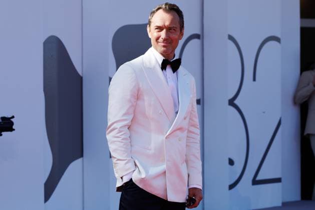 News - The Wizard Of The Kremlin (Le Mage Du Kremlin) Red Carpet - The 82nd Venice International Film Festival Jude Law attends The Wizard Of The Kremlin (Le Mage Du Kremlin) red carpet during The 82nd Venice International Film Festival at Sala Grande on August 31, 2025 in Venice, Italy. Photo: Cinzia Camela. Lido di Venezia Palazzo del cinema Italy Copyright: xCinziaxCamelax xLiveMediax LPN_2002865