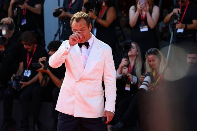 August 31, 2025, Venice, Veneto, Italy: JUDE LAW on the red carpet for The Wizard of the Kremlin Premiere screening at the 82nd Venice Film Festival at the Venice Lido, Italy. Venice Italy - ZUMAc179 20250831_zep_c179_138 Copyright: xMickaelxChavetx