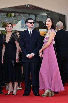 82nd Film Festival, Red carpet of the film Le mage du Kremlin Venice Biennale, 82nd Venice International Film Festival. Red carpet for the film Le mage du Kremlin (The Wizard of the Kremlin). In the photo Tom Sturridge e Alexa Chung . Venice, Italy 31 August 2025, Credit:Maria Laura Antonelli Avalon Italy, Venice  Copyright: xMariaxLauraxAntonellix xAvalonx 1032977784