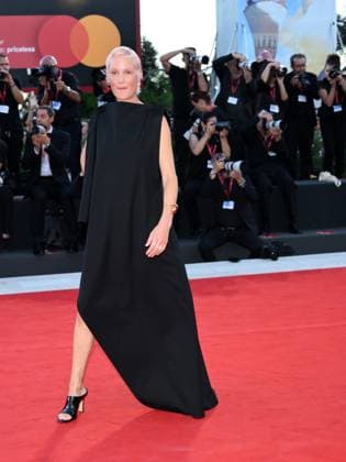 Venice, 82nd Venice International Film Festival 2025 - evening 5 - red carpet of the film Father Mother Sister Brother Pictured: Vicky Krieps  Copyright: xAlbertoxTerenghi PoolxPhotoxEventsx06x xipa-agency.netx xPoolxPhotoxEventsx06x IPA_Agency_IPA63783126