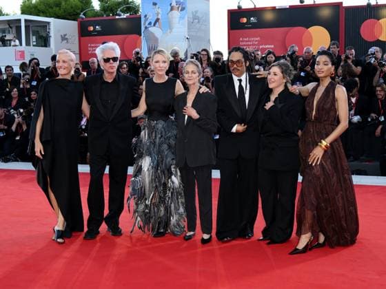Venice, 82nd Venice International Film Festival 2025 - evening 5 - red carpet of the film Father Mother Sister Brother Pictured: Charlotte Rampling, Vicky Krieps, Jim Jarmusch, Cate Blanchett, Luka Sabbat, Mayim Bialik, Indya Moore  Copyright: xAlbertoxTerenghi PoolxPhotoxEventsx06x xipa-agency.netx xPoolxPhotoxEventsx06x IPA_Agency_IPA63785372