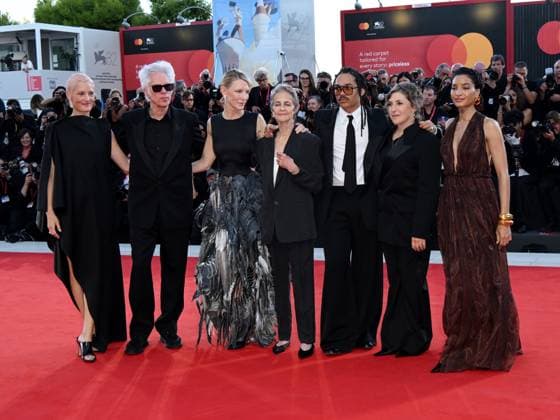 Venice, 82nd Venice International Film Festival 2025 - evening 5 - red carpet of the film Father Mother Sister Brother Pictured: Charlotte Rampling, Vicky Krieps, Jim Jarmusch, Cate Blanchett, Luka Sabbat, Mayim Bialik, Indya Moore  Copyright: xAlbertoxTerenghi PoolxPhotoxEventsx06x xipa-agency.netx xPoolxPhotoxEventsx06x IPA_Agency_IPA63785417
