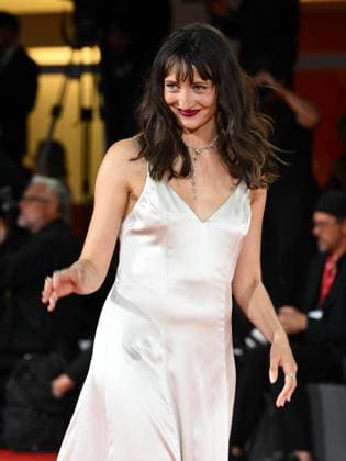 Venice, 82nd Venice International Film Festival 2025 - Evening 5 - Red Carpet Filming Italy Venice Award . Pictured: Martina Scrinzi  Copyright: xManuelexMangiarottix xipa-agency.netx xPoolxPhotoxEventsx06x IPA_Agency_IPA63787218
