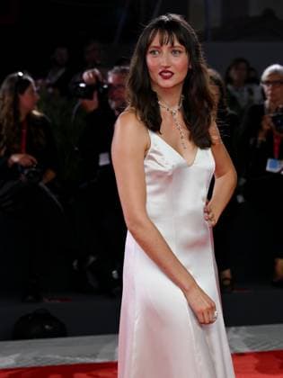 Venice, 82nd Venice International Film Festival 2025 - evening 5 - red carpet Filming Italy Venice Award Pictured: Martina Scrinzi  Copyright: xAlbertoxTerenghi PoolxPhotoxEventsx06x xipa-agency.netx xPoolxPhotoxEventsx06x IPA_Agency_IPA63788321