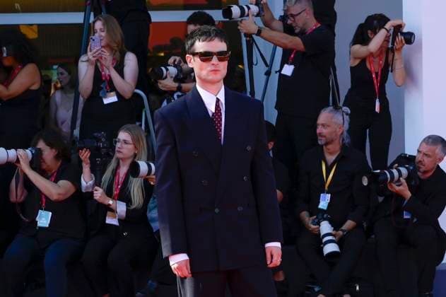 Tom Sturridge at the premiere of the feature film La Mage du Kremlin The Wizard of the Kremlin at the Biennale di Venezia 2025 82 Venice International Film Festival at the Palazzo del Cinema Venice, 31 08 2025 Foto:xA.xM.xTinghinox xFuturexImagex kremlin_5863