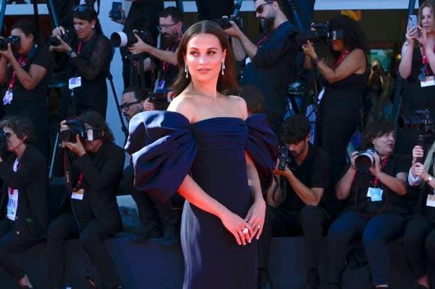 Alicia Vikander at the premiere of the feature film La Mage du Kremlin The Wizard of the Kremlin at the Biennale di Venezia 2025 82 Venice International Film Festival at the Palazzo del Cinema Venice, 31 08 2025 Foto:xA.xM.xTinghinox xFuturexImagex kremlin_5867