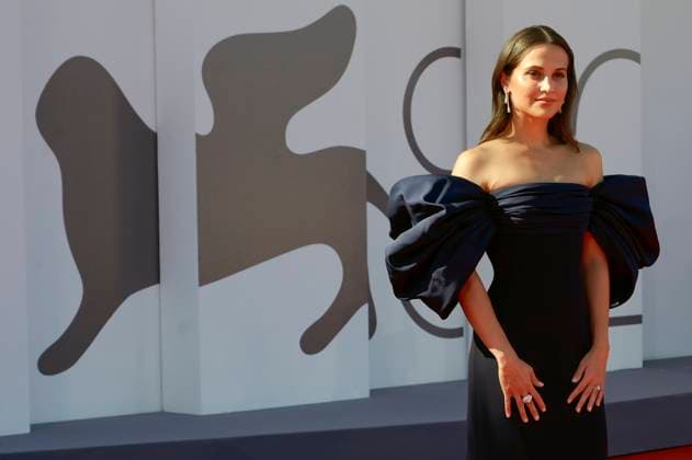 Alicia Vikander at the premiere of the feature film La Mage du Kremlin The Wizard of the Kremlin at the Biennale di Venezia 2025 82 Venice International Film Festival at the Palazzo del Cinema Venice, 31 08 2025 Foto:xA.xM.xTinghinox xFuturexImagex kremlin_5870