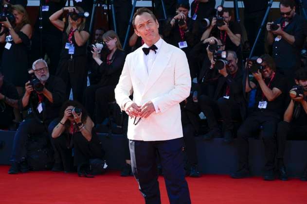 Jude Law at the premiere of the feature film La Mage du Kremlin The Wizard of the Kremlin at the Biennale di Venezia 2025 82 Venice International Film Festival at the Palazzo del Cinema Venice, 31 08 2025 Foto:xA.xM.xTinghinox xFuturexImagex kremlin_5890