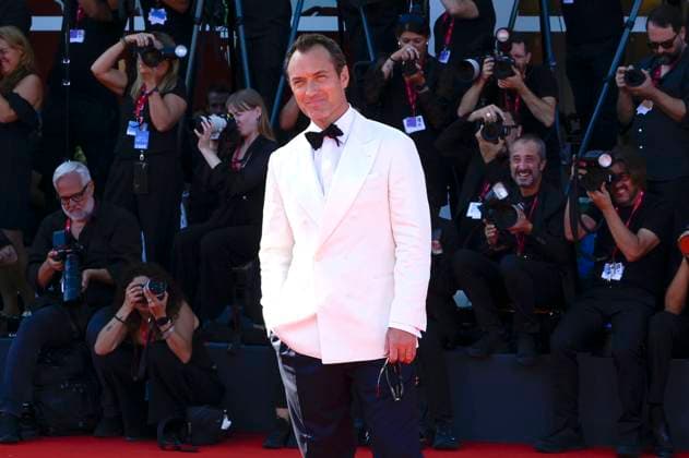 Jude Law at the premiere of the feature film La Mage du Kremlin The Wizard of the Kremlin at the Biennale di Venezia 2025 82 Venice International Film Festival at the Palazzo del Cinema Venice, 31 08 2025 Foto:xA.xM.xTinghinox xFuturexImagex kremlin_5892