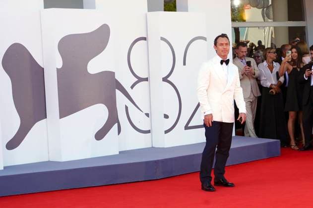 Jude Law at the premiere of the feature film La Mage du Kremlin The Wizard of the Kremlin at the Biennale di Venezia 2025 82 Venice International Film Festival at the Palazzo del Cinema Venice, 31 08 2025 Foto:xA.xM.xTinghinox xFuturexImagex kremlin_5896