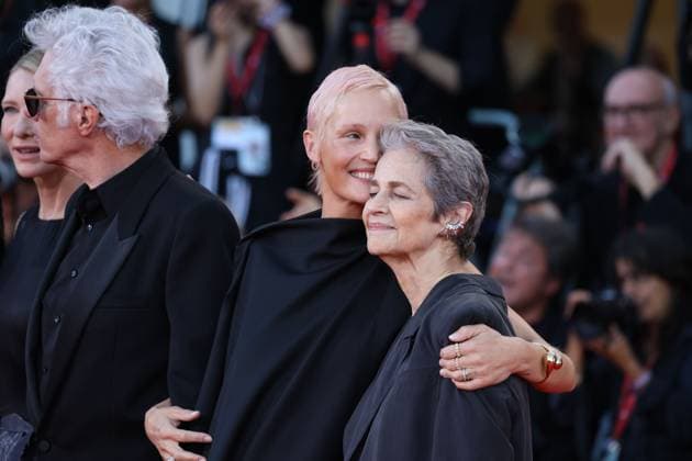 Father Mother Sister Brother Red Carpet - The 82nd Venice International Film Festival (L-R) Cate Blanchett, Jim Jarmusch, Vicky Krieps and Charlotte Rampling Father Mother Sister Brother premiere, 82nd Venice International Film Festival, Venice, Italy - 31 August2025 CAP GOL GOL Venice Italy Copyright: xRickxGold CapitalxPicturesx