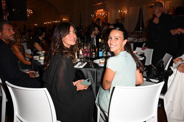 Venice, 82nd Venice International Film Festival 2025 - Evening 5 - Filming Italy Awards Ceremony. Pictured: Ambra Angiolini, Jolanda Renga  Copyright: xManuelexMangiarotti PoolxPhotoxEventsx06x xipa-agency.netx xManuelexMangiarotti PoolxPhotoxEx IPA_Agency_IPA63793824