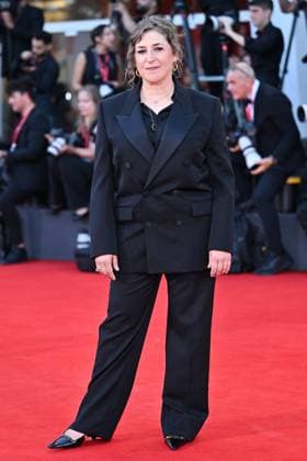 Venice Father Mother Sister Brother Premiere AM Mayim Bialik attending the Father Mother Sister Brother Premiere as part of the 82nd Venice International Film Festival at the Lido in Venice, Italy on August 31, 2025. Photo by Aurore Marechal ABACAPRESS.COM Venice Italy  Copyright: xMarechalxAurore ABACAx