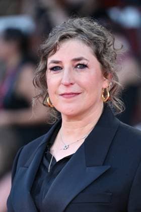 Venice Father Mother Sister Brother Premiere AM Mayim Bialik attending the Father Mother Sister Brother Premiere as part of the 82nd Venice International Film Festival at the Lido in Venice, Italy on August 31, 2025. Photo by Aurore Marechal ABACAPRESS.COM Venice Italy  Copyright: xMarechalxAurore ABACAx