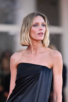 Venice Father Mother Sister Brother Premiere AM Anja Rubik attending the Father Mother Sister Brother Premiere as part of the 82nd Venice International Film Festival at the Lido in Venice, Italy on August 31, 2025. Photo by Aurore Marechal ABACAPRESS.COM Venice Italy  Copyright: xMarechalxAurore ABACAx