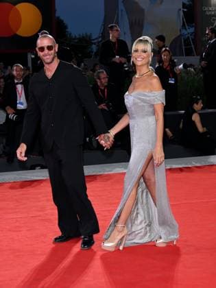 Venice, 82nd Venice International Film Festival 2025 - Evening 5 - Red Carpet Filming Italy Venice Award Pictured: Micaela Ramazzotti, Claudio Pallitto  Copyright: xAlbertoxTerenghi PoolxPhotoxEventsx06x xipa-agency.netx xPoolxPhotoxEventsx06x IPA_Agency_IPA63798319