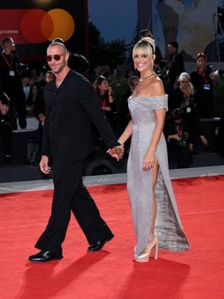 Venice, 82nd Venice International Film Festival 2025 - Evening 5 - Red Carpet Filming Italy Venice Award Pictured: Micaela Ramazzotti, Claudio Pallitto  Copyright: xAlbertoxTerenghi PoolxPhotoxEventsx06x xipa-agency.netx xPoolxPhotoxEventsx06x IPA_Agency_IPA63798360