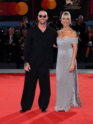 Venice, 82nd Venice International Film Festival 2025 - Evening 5 - Red Carpet Filming Italy Venice Award Pictured: Micaela Ramazzotti, Claudio Pallitto  Copyright: xAlbertoxTerenghi PoolxPhotoxEventsx06x xipa-agency.netx xPoolxPhotoxEventsx06x IPA_Agency_IPA63798605