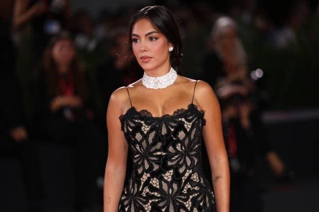 red carpet of the film Father Mother Sister Brother during the 82nd Venice Film Festival in Venice, Italy - 31 Aug 2025 Spanish model Georgina Rodriguez attends the red carpet of the film Father Mother Sister Brother at the Palazzo del Cinema during the 82nd Venice Film Festival. Venice Italy Copyright: x xMarcoxBaradax xSOPAxImagesx REDCARPETMOTHERFATHERSISTERBROTHER-57
