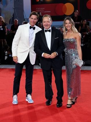 Venice, 82nd Venice International Film Festival 2025 - evening 5 - red carpet Filming Italy Venice Award Pictured: Lucie Lowenstein, Kevin Spacey and Evan Lowenstein  Copyright: xAlbertoxTerenghi PoolxPhotoxEventsx06x xipa-agency.netx xPoolxPhotoxEventsx06x IPA_Agency_IPA63799136