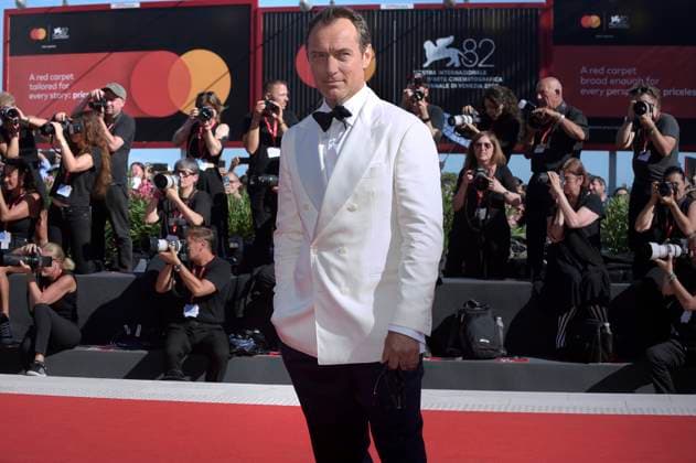 Jude Law attends The Wizard Of The Kremlin (Le Mage Du Kremlin) red carpet during The 82nd Venice International Film Festival at Sala Grande on Sunday, August 31, 2025 in Venice, Italy.  VEN20250831242 RoccoxSpaziani