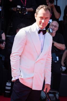 August 31, 2025, Venice, Italy: Jude Law attends the The Wizard of the Kremlin red carpet during The 82nd Venice International Film Festival. The Wizard of the Kremlin Red Carpet - The 82nd Venice International Film Festival August 31, 2025 Venice Italy - ZUMAs197 20250831_aaa_s197_110 Copyright: xLoredanaxSangiulianox