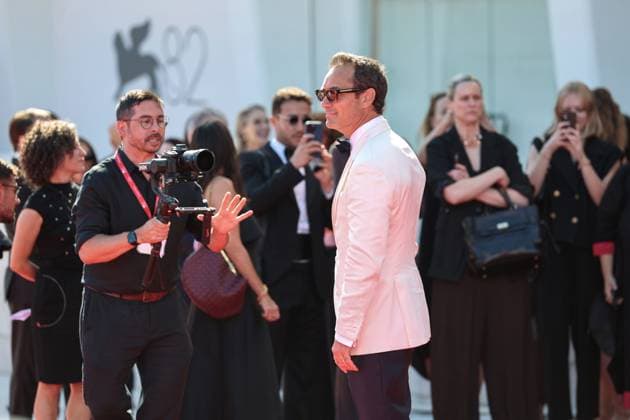 August 31, 2025, Venice, Veneto, Italy: The 82nd Venice Film Festival take place in Venice from August 27 to September 6, 2025. .Jude Law attend The Wizard of the Kremlin premiere red carpet Venice Italy - ZUMAt227 20250831_zip_t227_001 Copyright: xMarinaxTakimotox