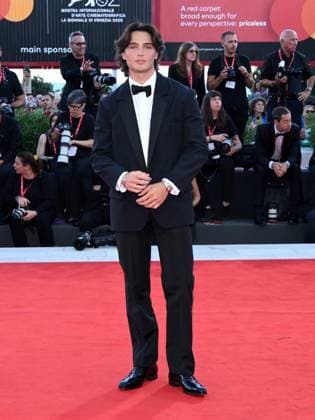 Venice, 82nd Venice International Film Festival 2025 - Evening 5 - Red Carpet for the film Father Mother Sister Brother Pictured: Mattia Basso  Copyright: xAlbertoxTerenghi PoolxPhotoxEventsx06x xipa-agency.netx xPoolxPhotoxEventsx06x IPA_Agency_IPA63802793