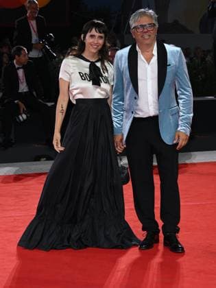 Venice, 82nd Venice International Film Festival 2025 - evening 5 - red carpet Filming Italy Venice Award Pictured: Susy Laude, Dino Abbrescia  Copyright: xAlbertoxTerenghi PoolxPhotoxEventsx06x xipa-agency.netx xPoolxPhotoxEventsx06x IPA_Agency_IPA63803147