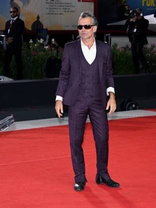 Venice, 82nd Venice International Film Festival 2025 - Evening 5 - Red Carpet Filming Italy Venice Award Pictured: Piero Pelù  Copyright: xAlbertoxTerenghi PoolxPhotoxEventsx06x xipa-agency.netx xPoolxPhotoxEventsx06x IPA_Agency_IPA63803207