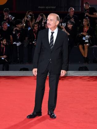 Venice, 82nd Venice International Film Festival 2025 - evening 5 - red carpet Filming Italy Venice Award Pictured: Carlo Buccirosso  Copyright: xAlbertoxTerenghi PoolxPhotoxEventsx06x xipa-agency.netx xPoolxPhotoxEventsx06x IPA_Agency_IPA63803443